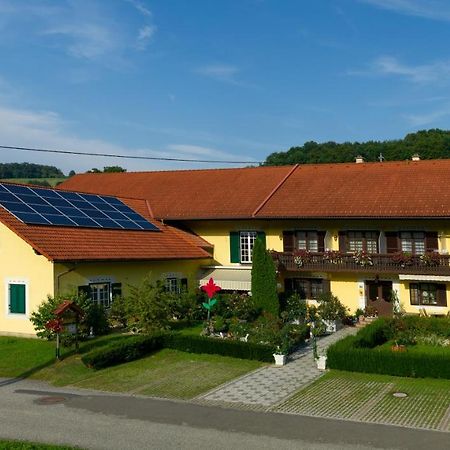 Gaestehaus Strini Еннерсдорф Экстерьер фото